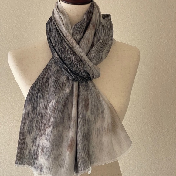 Modal Silk Scarf Shawl 26" X 73" Inspired by Harbor Seal fur - Picture 1 of 10